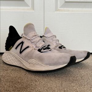 Men’s New Balance Fresh Foam ROAV Running Shoes - White/Black/Green - Size 10.5